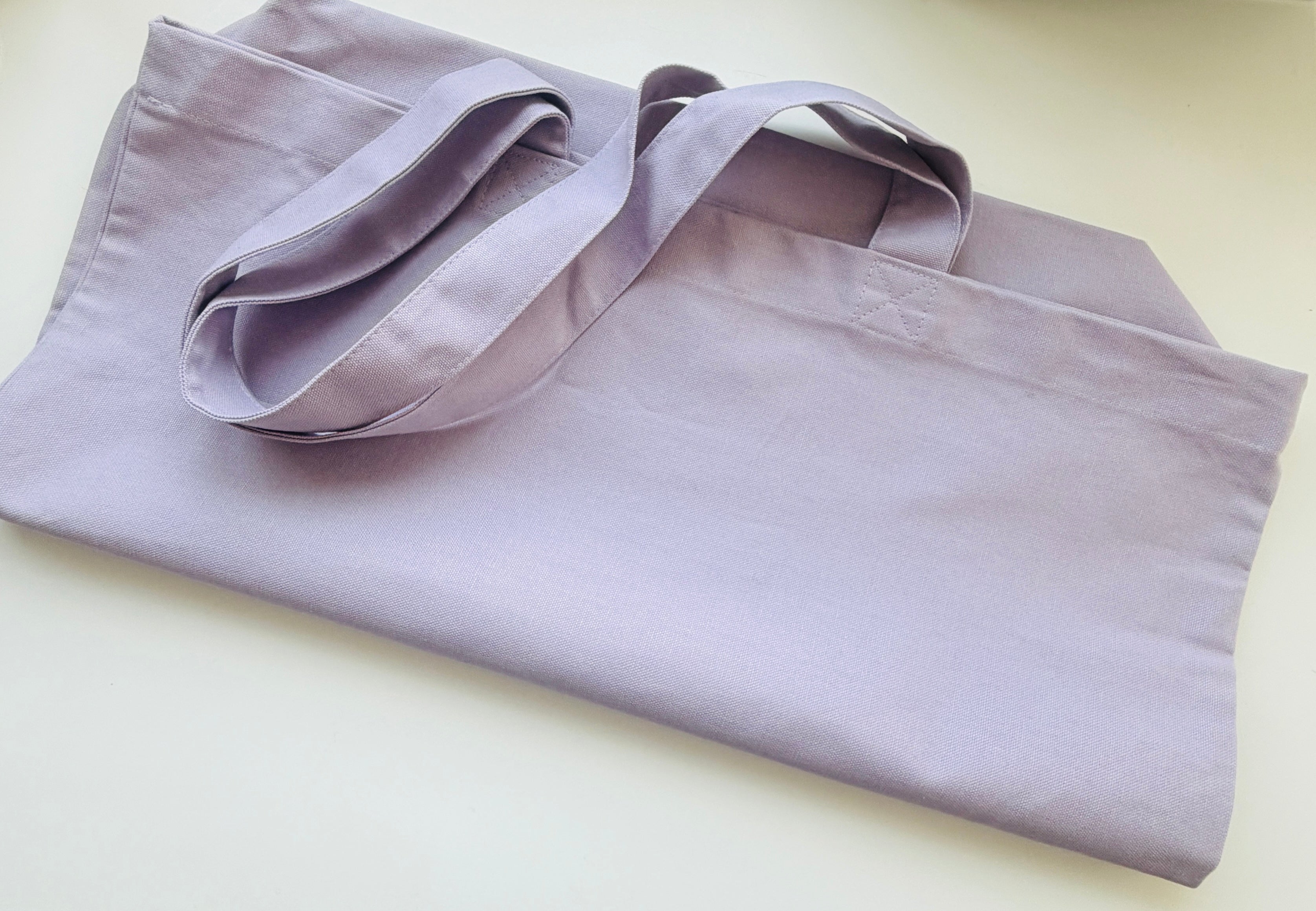 Maxi-Shopper „Lila Liebe“ ( ohne Patch ) Dein extra großer Alltagsheld zum Selbstgestalten. Designe dein neues Unikat