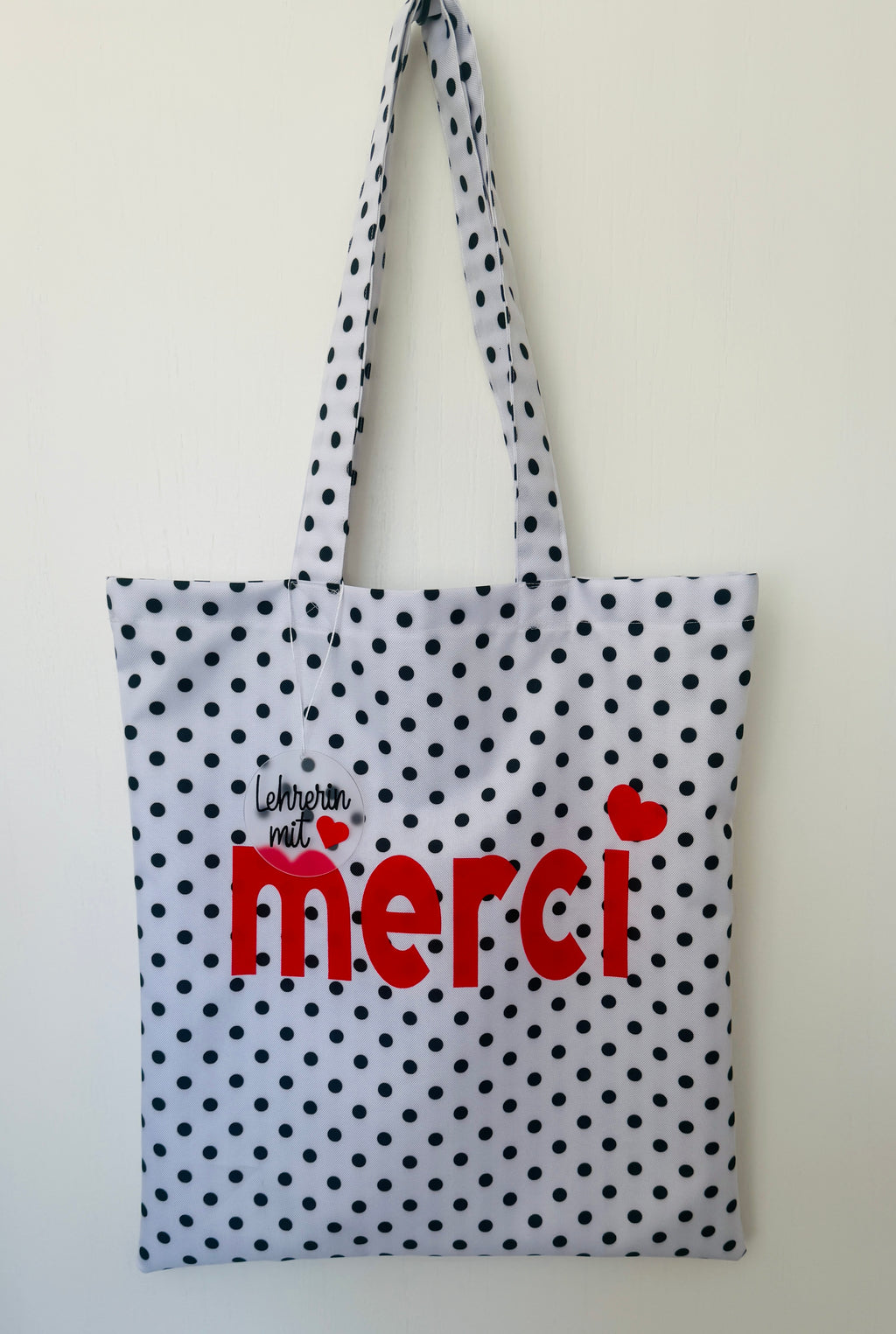 Selbstgenäht und selbst gestaltet - Tote Bag "Merci" mit Anhänger – Personalisierte Stofftasche für Lehrerinnen | Abschiedsgeschenk Schule - DIY