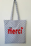 Selbstgenäht und selbst gestaltet - Tote Bag "Merci" mit Anhänger – Personalisierte Stofftasche für Lehrerinnen | Abschiedsgeschenk Schule - DIY