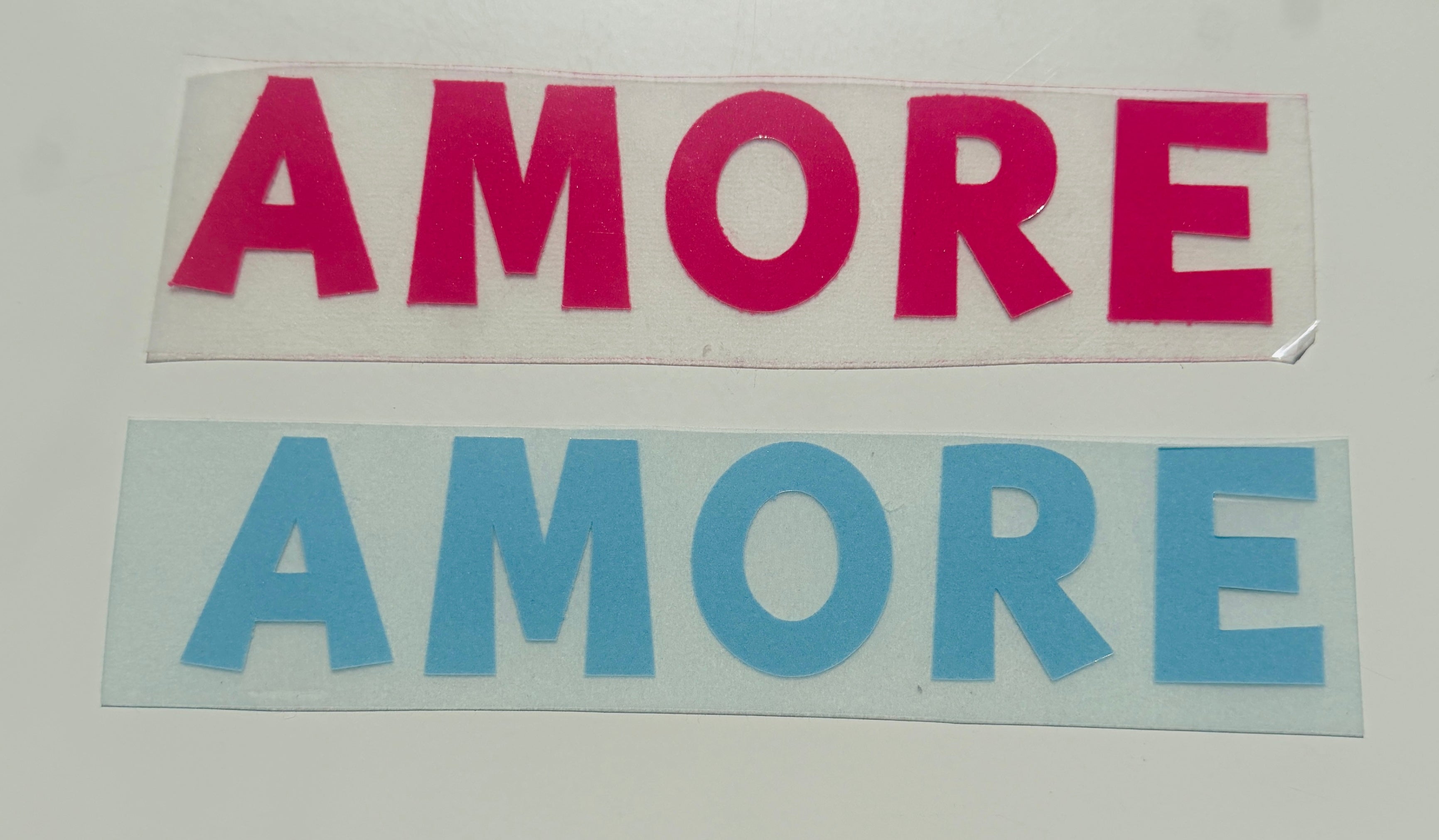 „ AMORE „ Flock - Patch * Ein Hauch von Liebe zum Aufbügeln: Dein DIY „AMORE“ Moment!